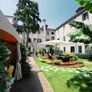 vizitați hotelul