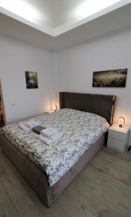 Charming City Center Apartment - Free Minibar Bucharest