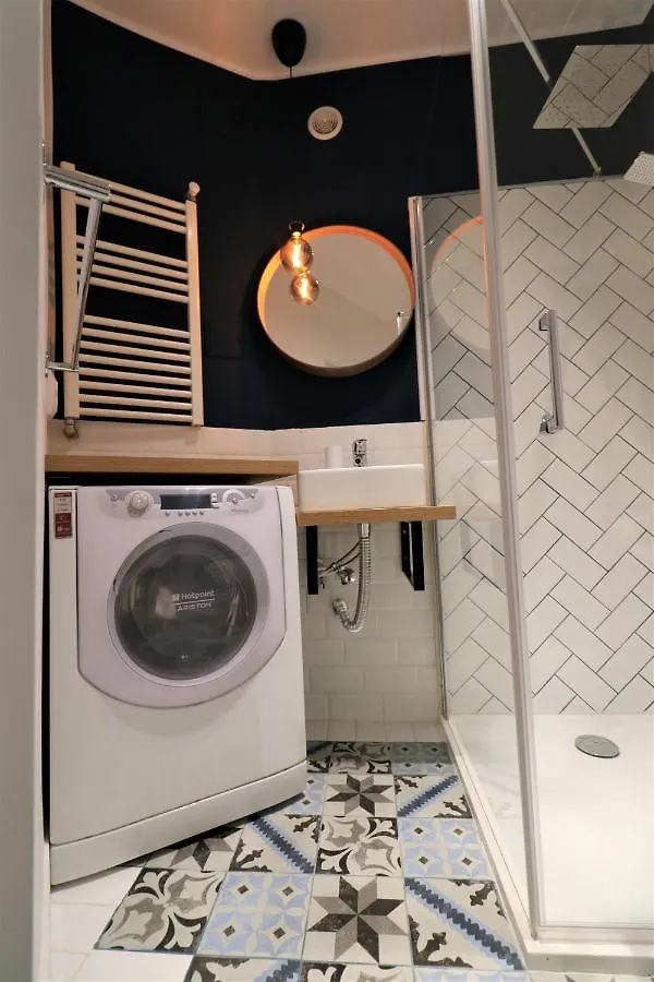 Charming City Center Apartment - Free Minibar Bucharest